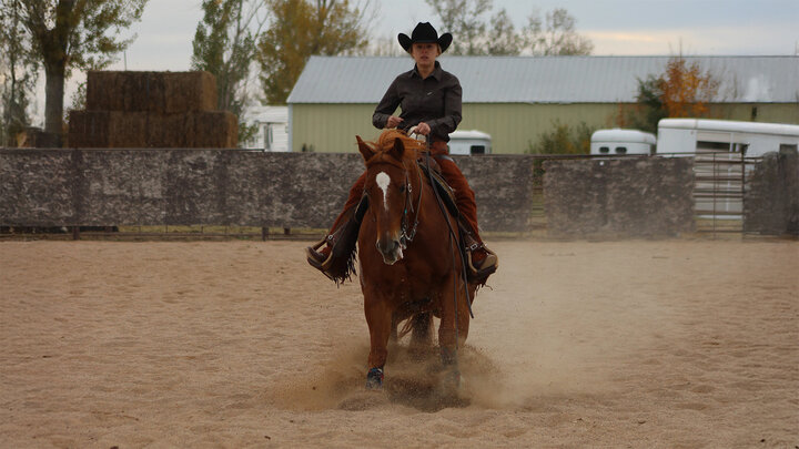 Izzi Velinsky competing at Colorado State University