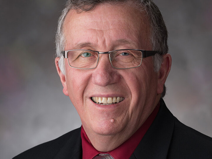 Mike Lewis headshot