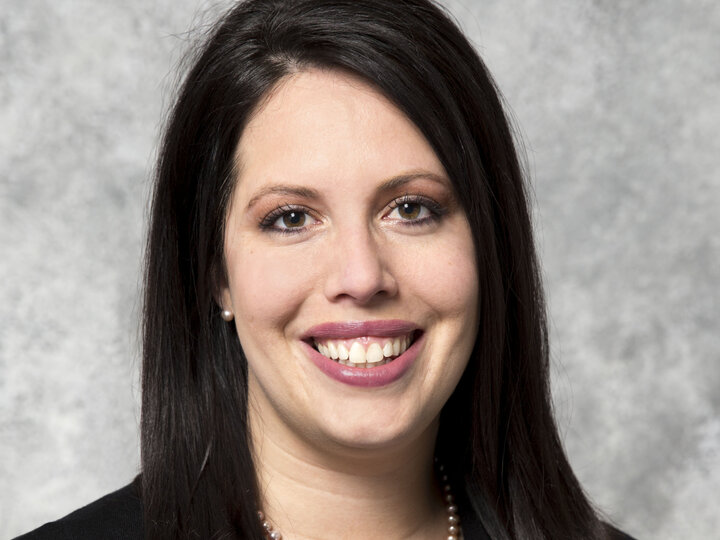 Rebecca Bott-Knutson headshot
