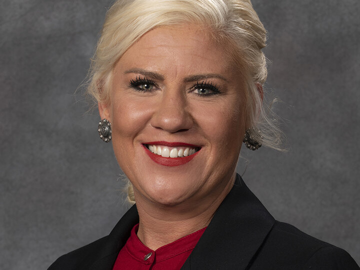 headshot of Ruth Woiwode