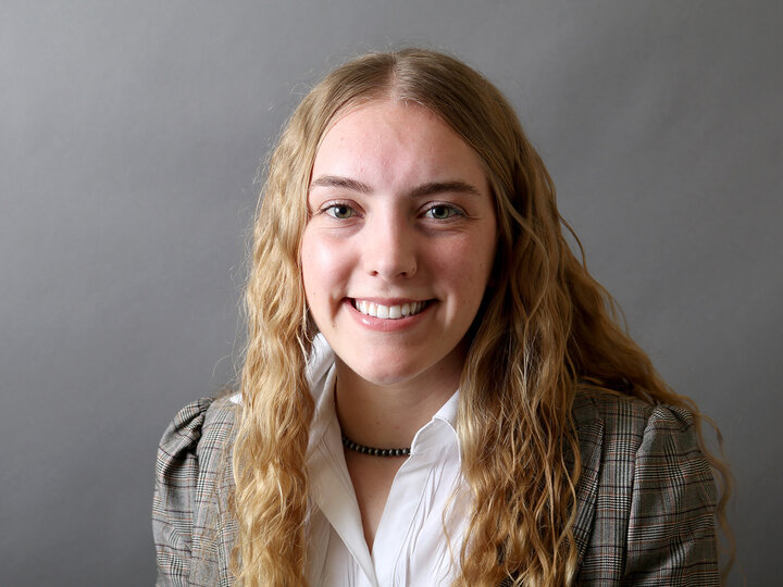 headshot photo of Sarah Treffer